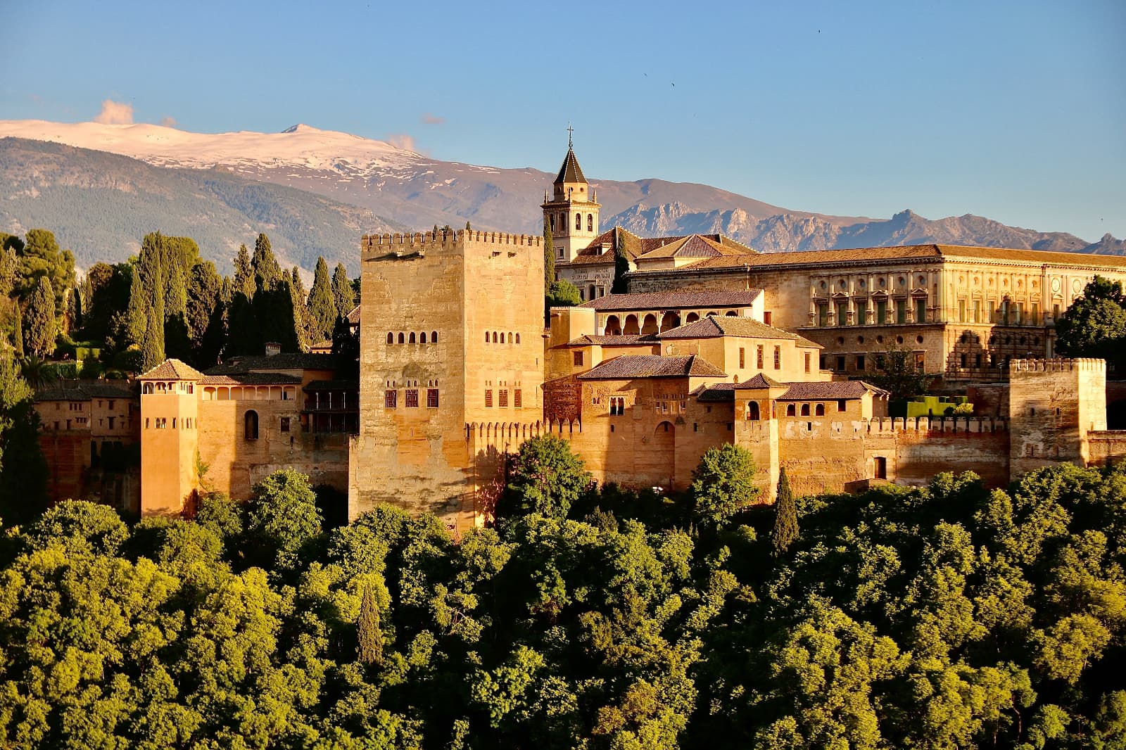 Granada and the Alhambra Full-Day Tour: From Málaga