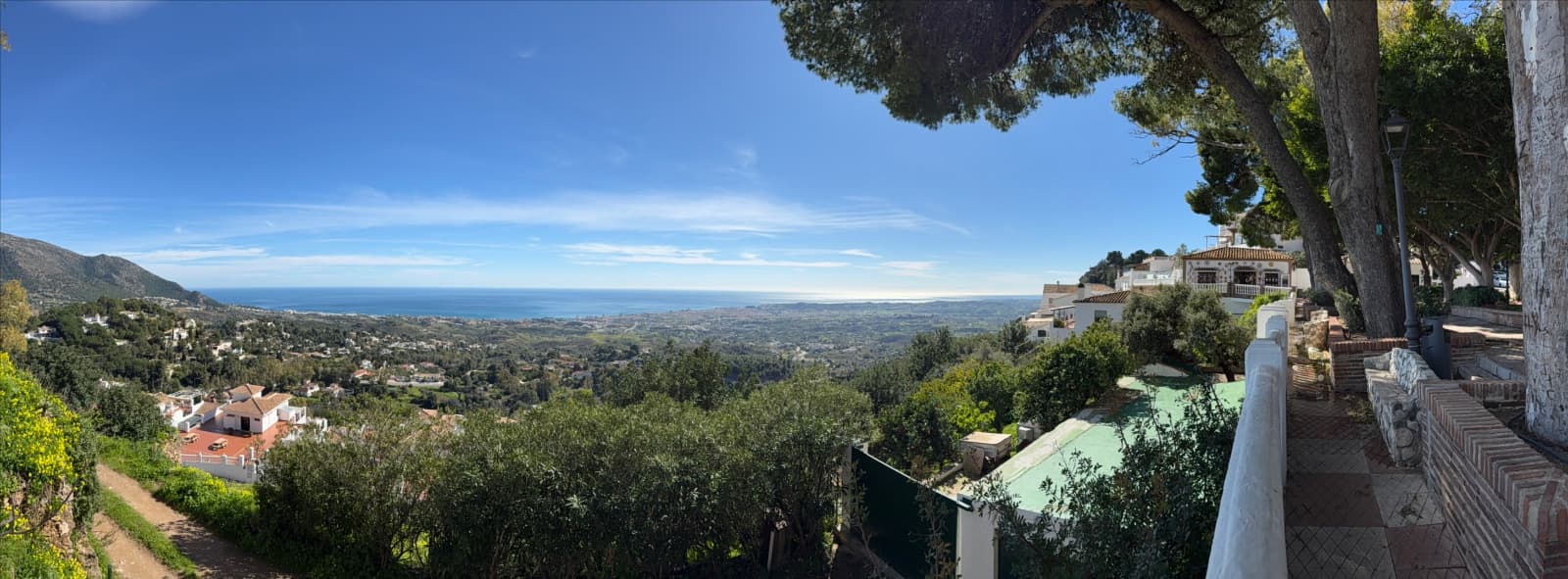 Full-Day Tour of Marbella, Mijas, Puerto Banús, and Benalmádena: From Benalmádena